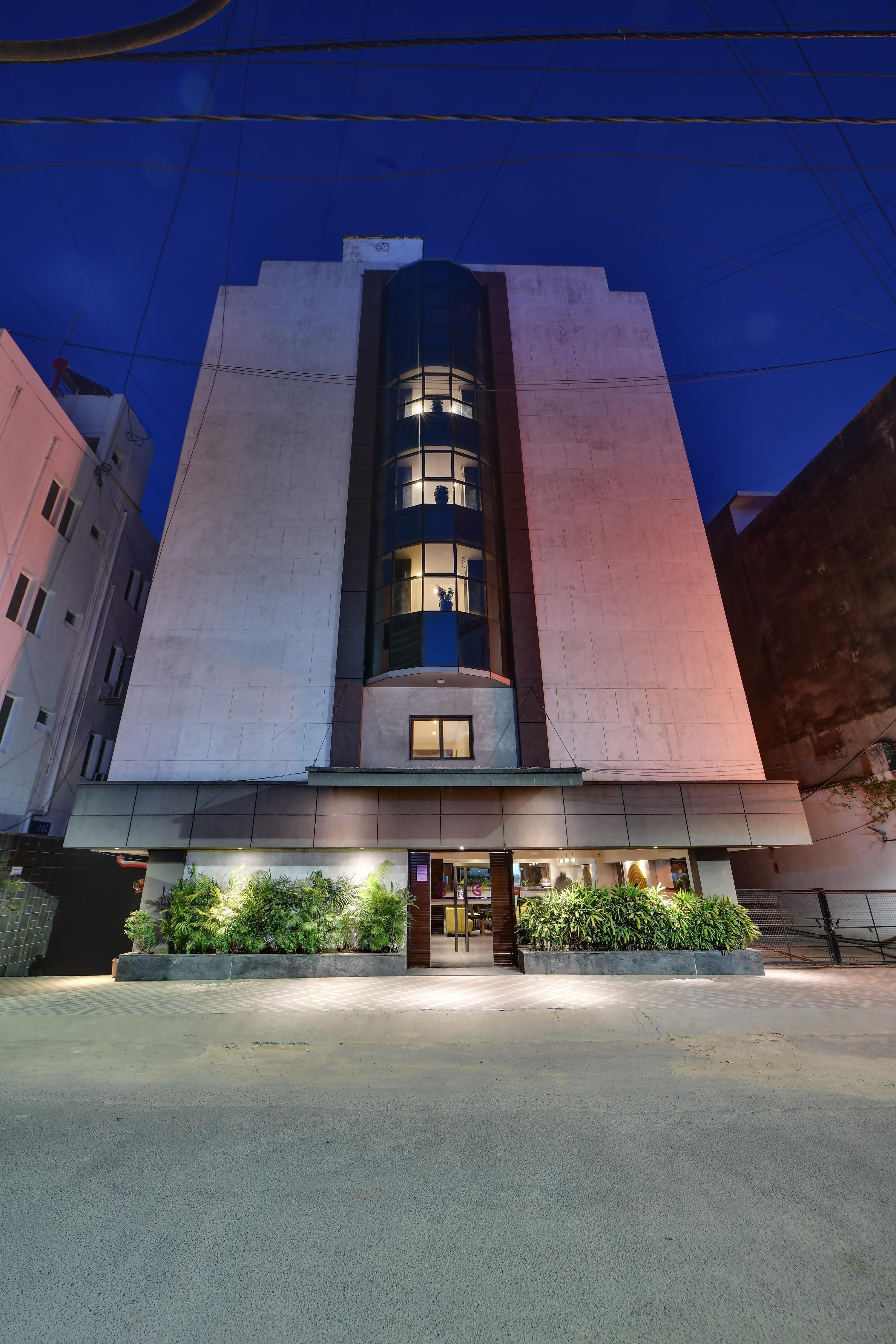CLICK HOTEL VADODARA
